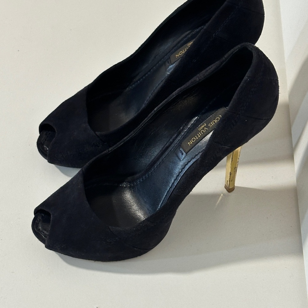 Louis Vuitton Black and Gold Peep-Toe Heels - Picture 13 of 16